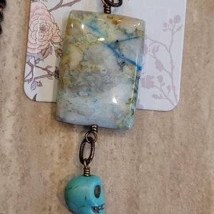 NWT Agate Skull Pendant